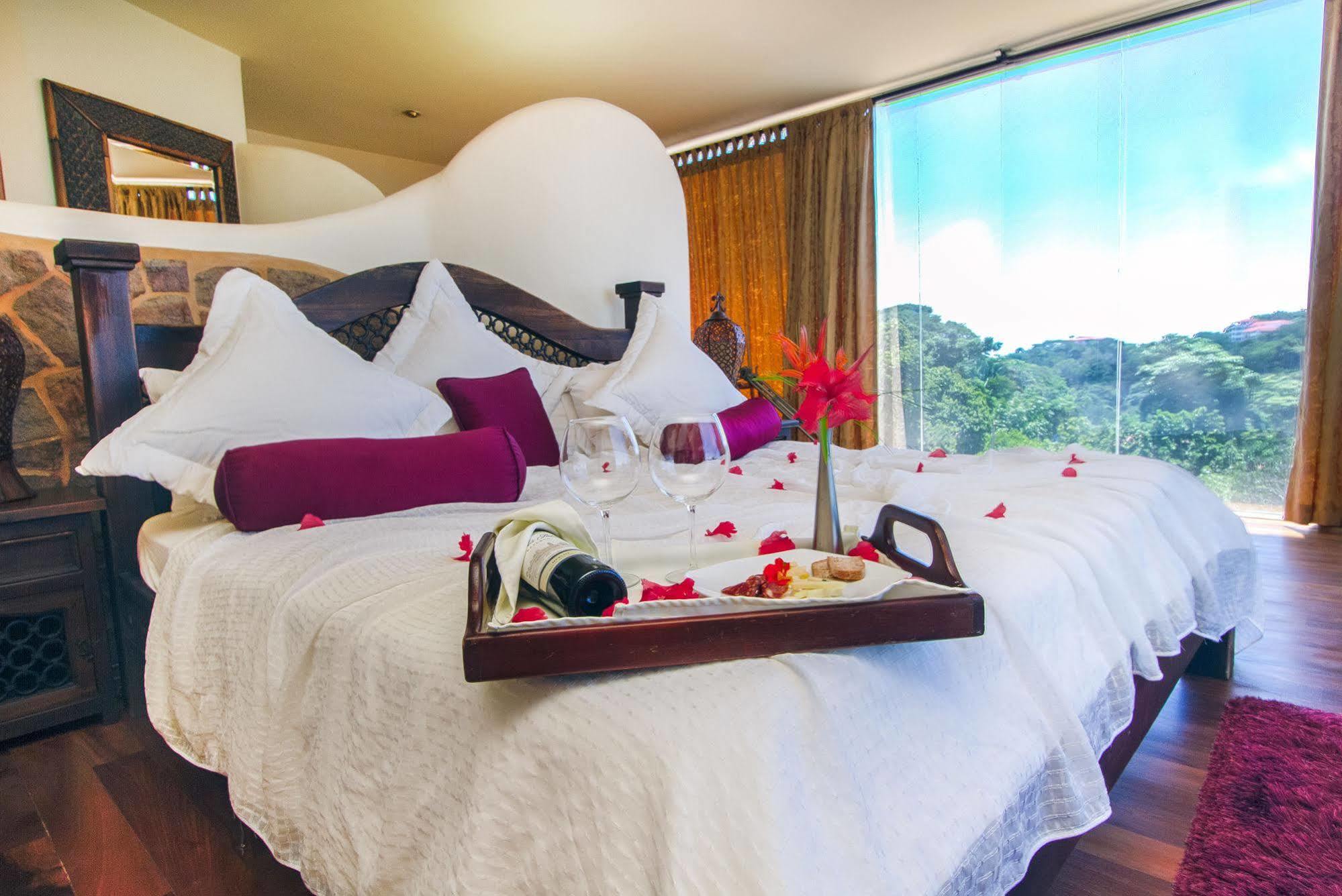 Issimo Suites Boutique Hotel & Spa - Adults Only Manuel Antonio Kültér fotó